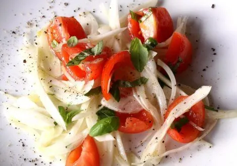 tomato fennel basil salad